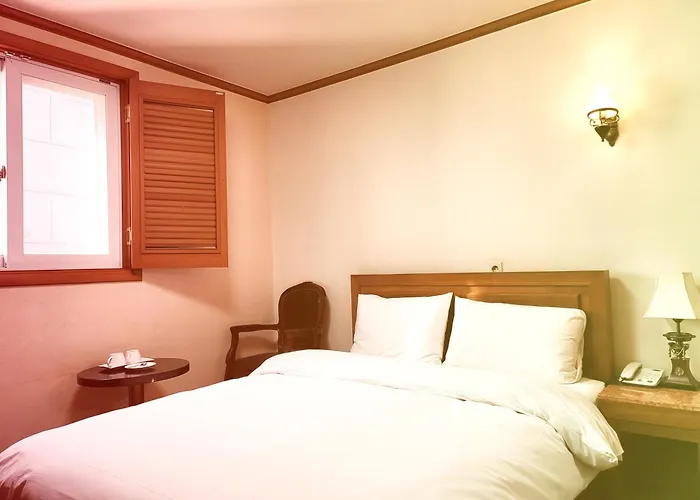 Noble Hotel